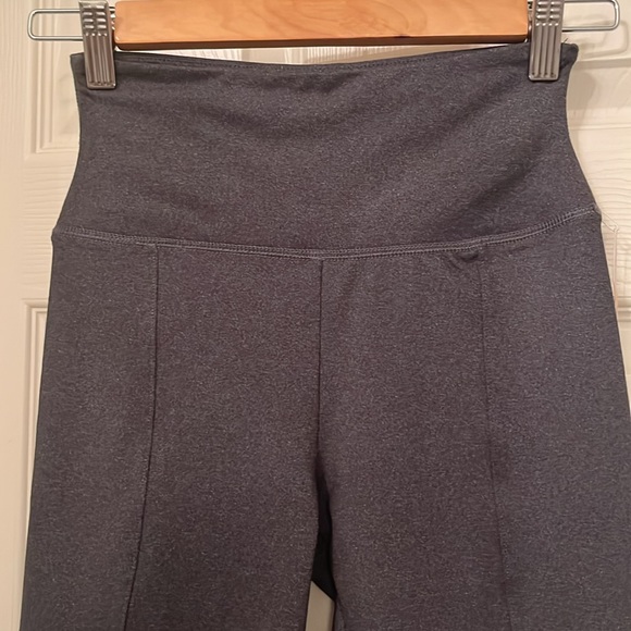NWT NYDJ Women’s Gray City Sport Original Slimming Fit Capri Leggings Sz XS Yoga - Picture 2 of 10